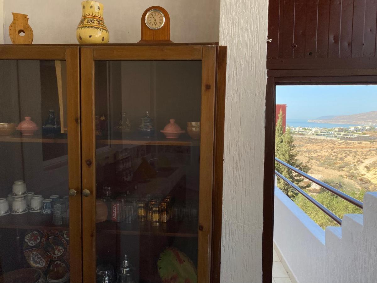 מלון Tamraght Red Carpet Surf Camp Sea, Mountain & Garden Escape מראה חיצוני תמונה