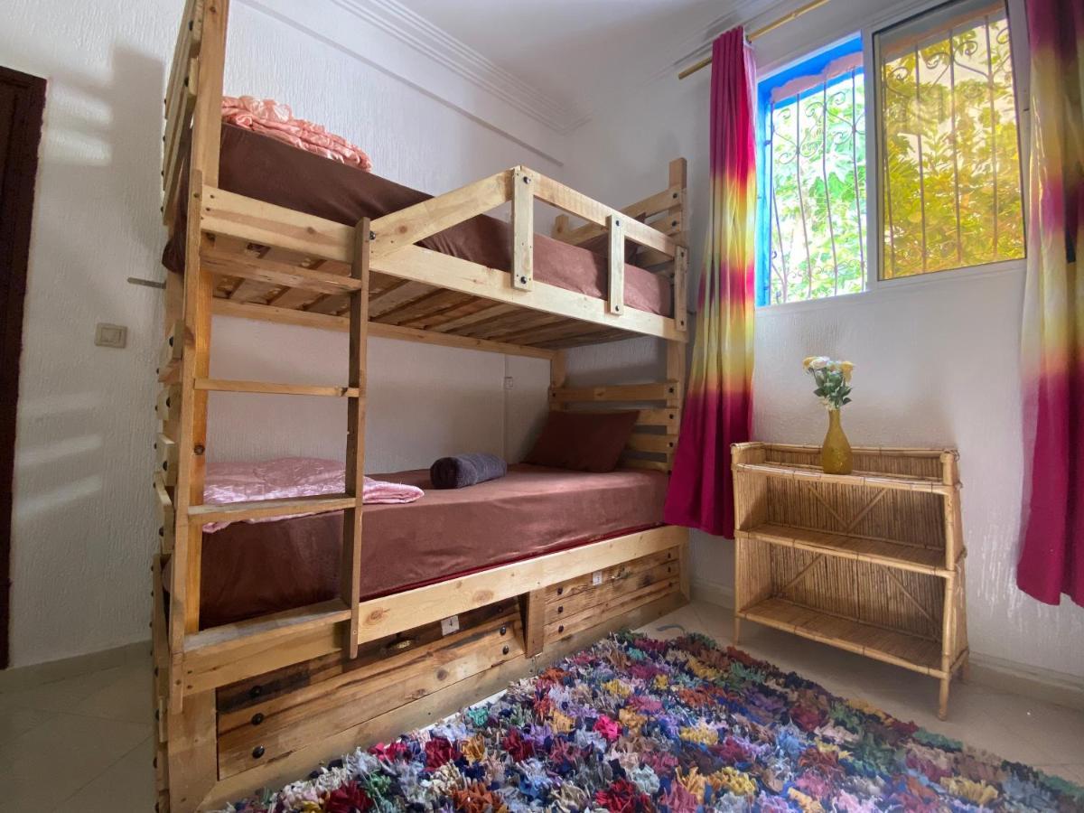 מלון Tamraght Red Carpet Surf Camp Sea, Mountain & Garden Escape מראה חיצוני תמונה