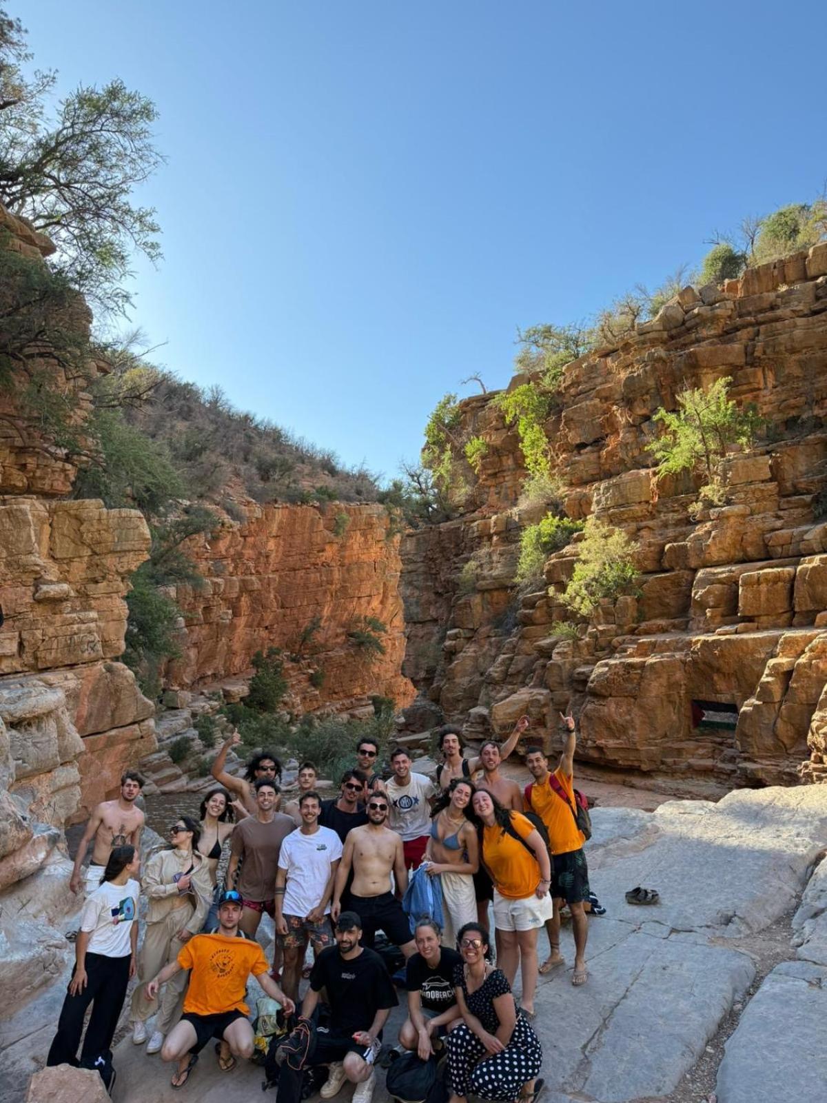 מלון Tamraght Red Carpet Surf Camp Sea, Mountain & Garden Escape מראה חיצוני תמונה