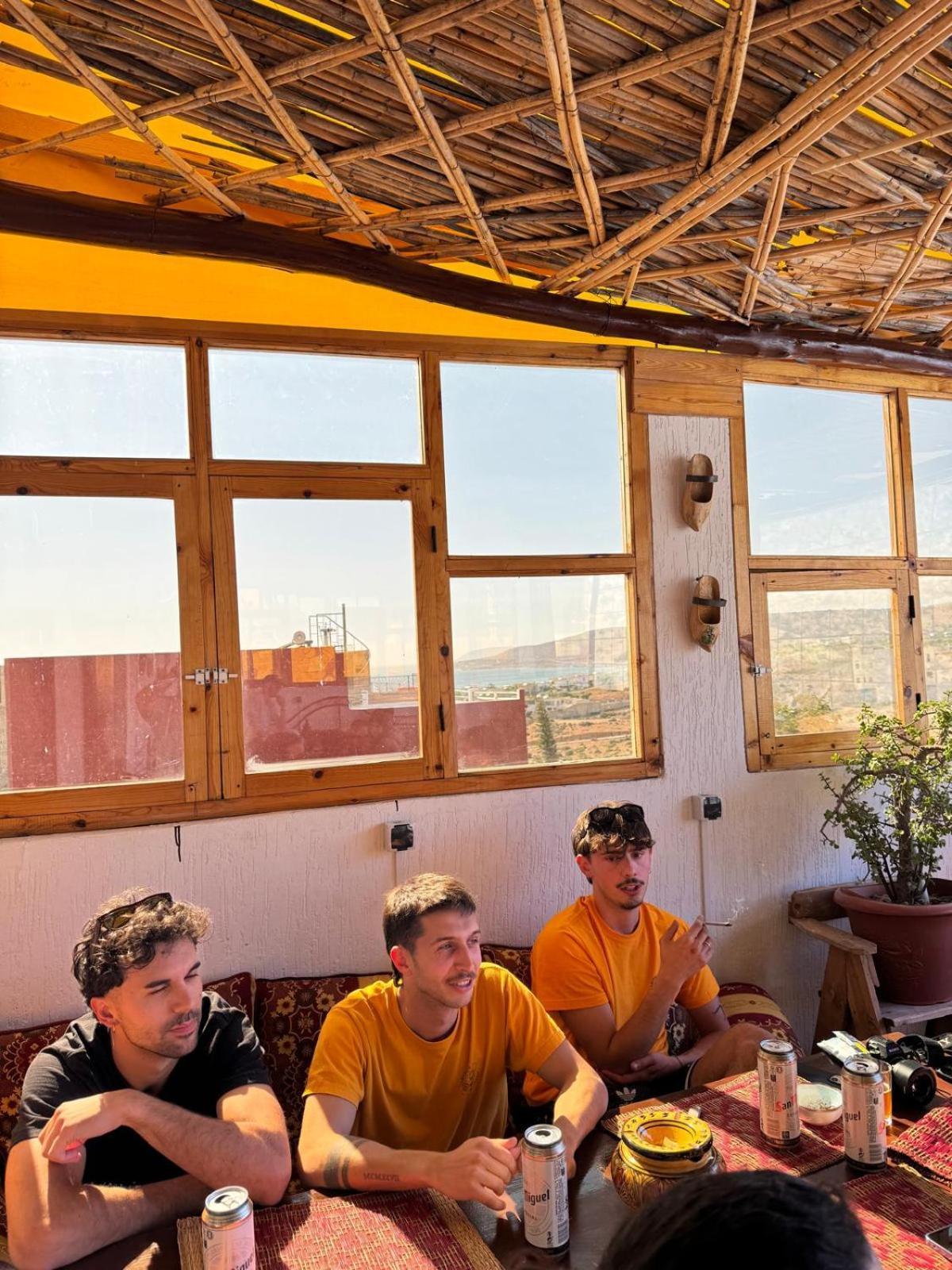 מלון Tamraght Red Carpet Surf Camp Sea, Mountain & Garden Escape מראה חיצוני תמונה